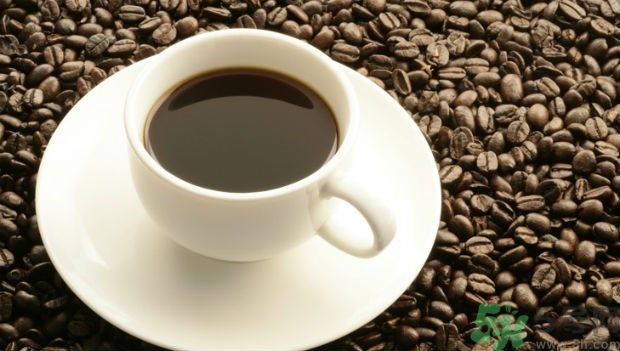 怎么預防老年人癡呆癥 每天喝綠茶多運動