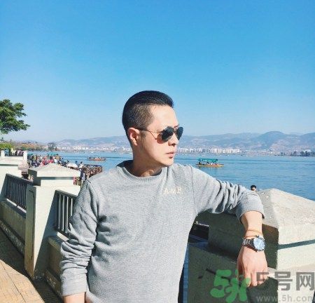 47歲老爸顏值逆天 47歲老爸保養(yǎng)怎么做的？