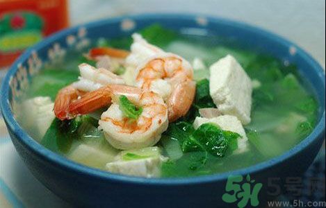 菠菜可以喝豆腐一起吃嗎？菠菜可以喝蝦一起吃嗎？