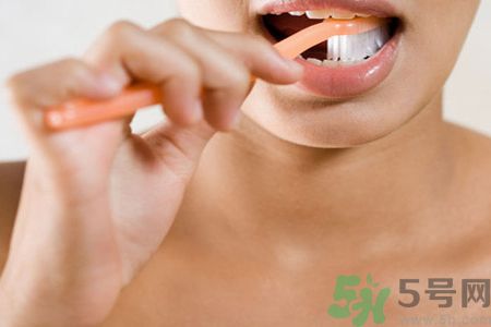 牙齦出血是怎么回事？牙齦出血怎么辦？