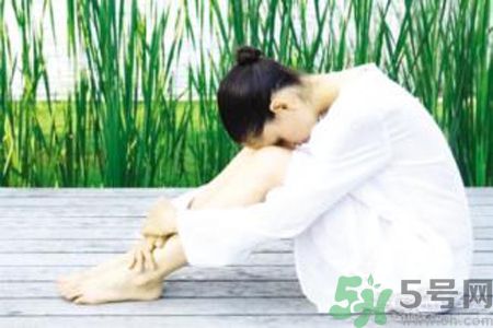 月經有血塊是怎么回事？月經有血塊怎么調理？