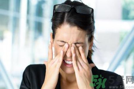 眼睛干澀怎么辦？眼睛干澀吃什么好？