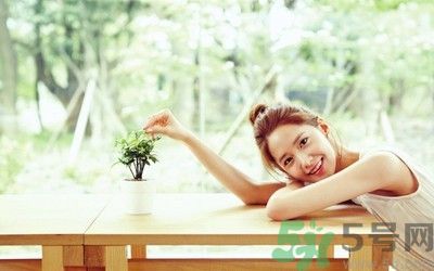 皮膚暗黃是缺水嗎？肌膚補(bǔ)水怎么補(bǔ)？