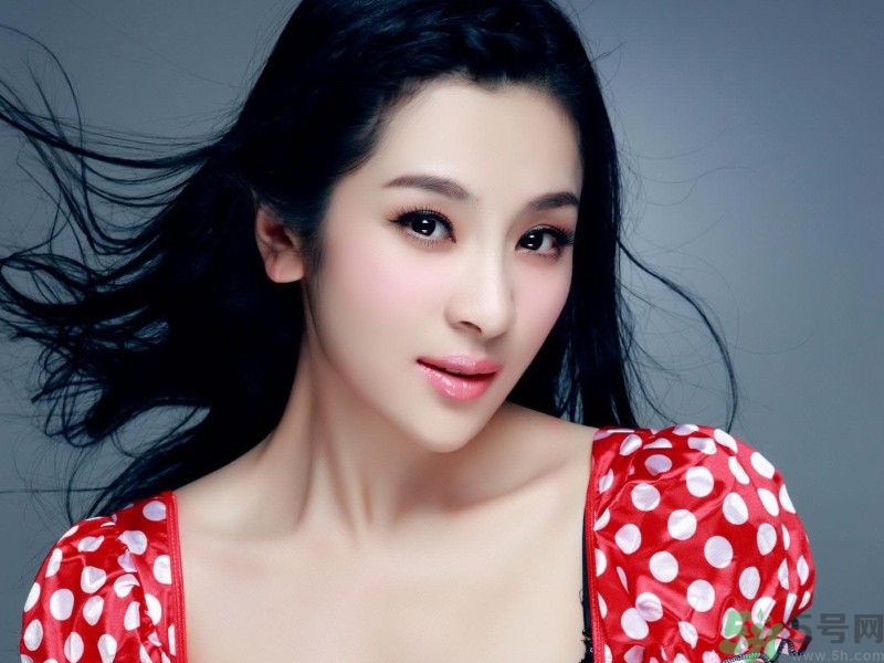 女生手腳冰涼是什么原因？手腳冰涼怎么調理？