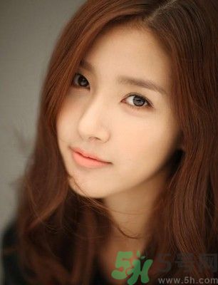 女生手腳冰涼是什么原因？手腳冰涼怎么調理？