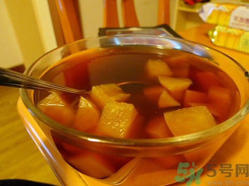 蘋(píng)果煮熟了還有營(yíng)養(yǎng)嗎？蘋(píng)果煮熟吃有什么好處？