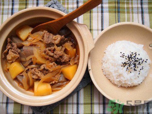 土豆絲和土豆片哪個更好吃？土豆片可以炒什么？