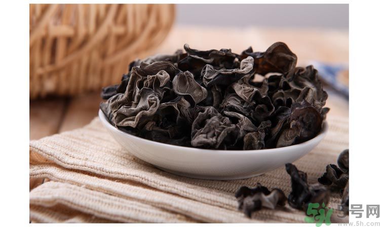 多吃黑木耳有什么好處？黑木耳可以排毒嗎？