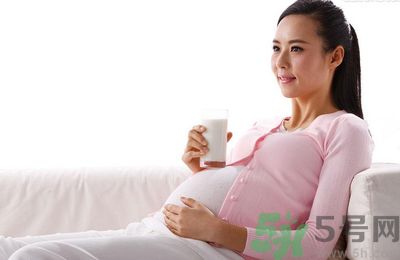 想懷孕擠破頭懷孕要排隊(duì) 不按學(xué)校規(guī)定就開除！