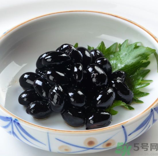 黑豆要泡多久才會軟？黑豆要越泡越久嗎？