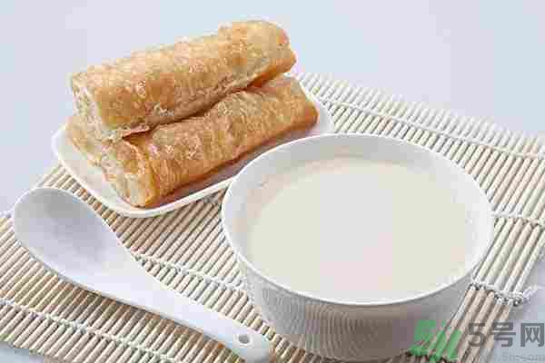 早餐吃面還是包子比較好？早餐吃包子和面健康嗎？