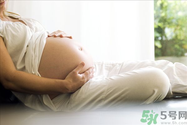 剖腹產和順產那種比較好？二者有什么不同？