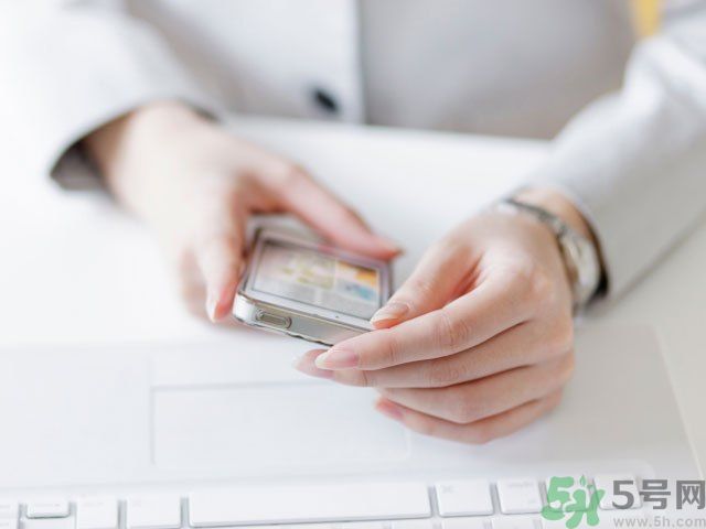 低頭族會造成哪些肌膚問題？低頭族要注意什么？