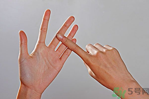 左撇子真的更聰明嗎？左撇子的優(yōu)勢與劣勢