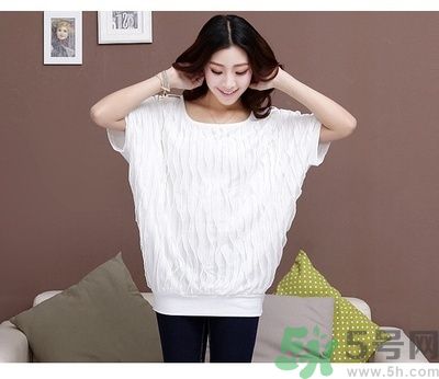 白衣服發黃要怎么清洗？白衣服發黃要怎么辦？