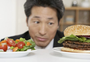 健身前后吃牛肉哪個(gè)部位好？健身前后吃牛肉什么部位好？