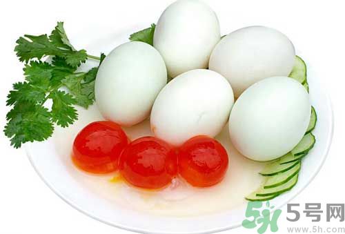 吃咸鴨蛋會上火嗎？吃咸鴨蛋可以降火嗎？
