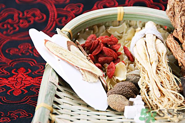 夏天吃茯苓好嗎？夏天吃茯苓有什么好處？