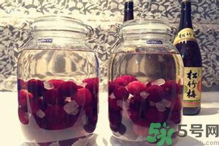 楊梅酒要泡多久？楊梅酒的保質(zhì)期是多久？