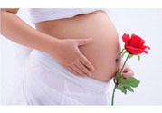 陜西最美媽媽是誰？陜西最美媽媽當(dāng)街哺乳被棄女嬰是怎么回事？