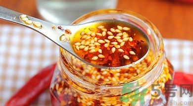 夏天辣椒油要放冰箱嗎？辣椒油可以放冰箱嗎？