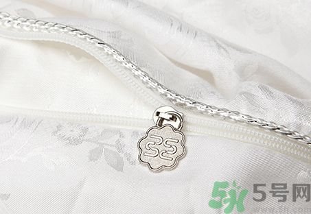 蠶絲被和絲綿被哪個好?蠶絲被和絲綿被的區別