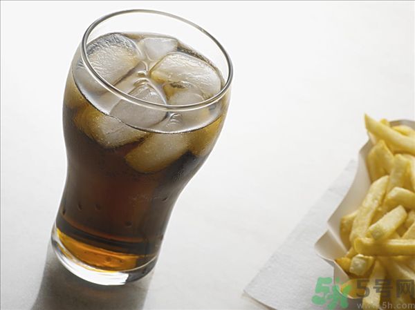 腎結石能喝冰啤酒嗎？腎結石喝啤酒好嗎？