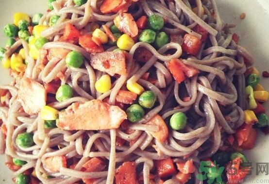 蕎麥怎么做成面條？蕎麥面條怎么做好吃？