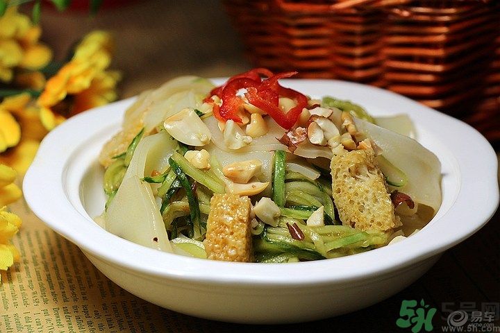 吃消炎藥還能吃涼皮涼面嗎？吃消炎藥吃涼皮會怎么樣？