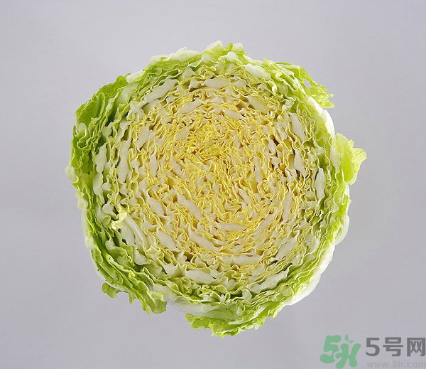 包菜外面爛了還能吃嗎？包菜里面有花可以吃嗎？