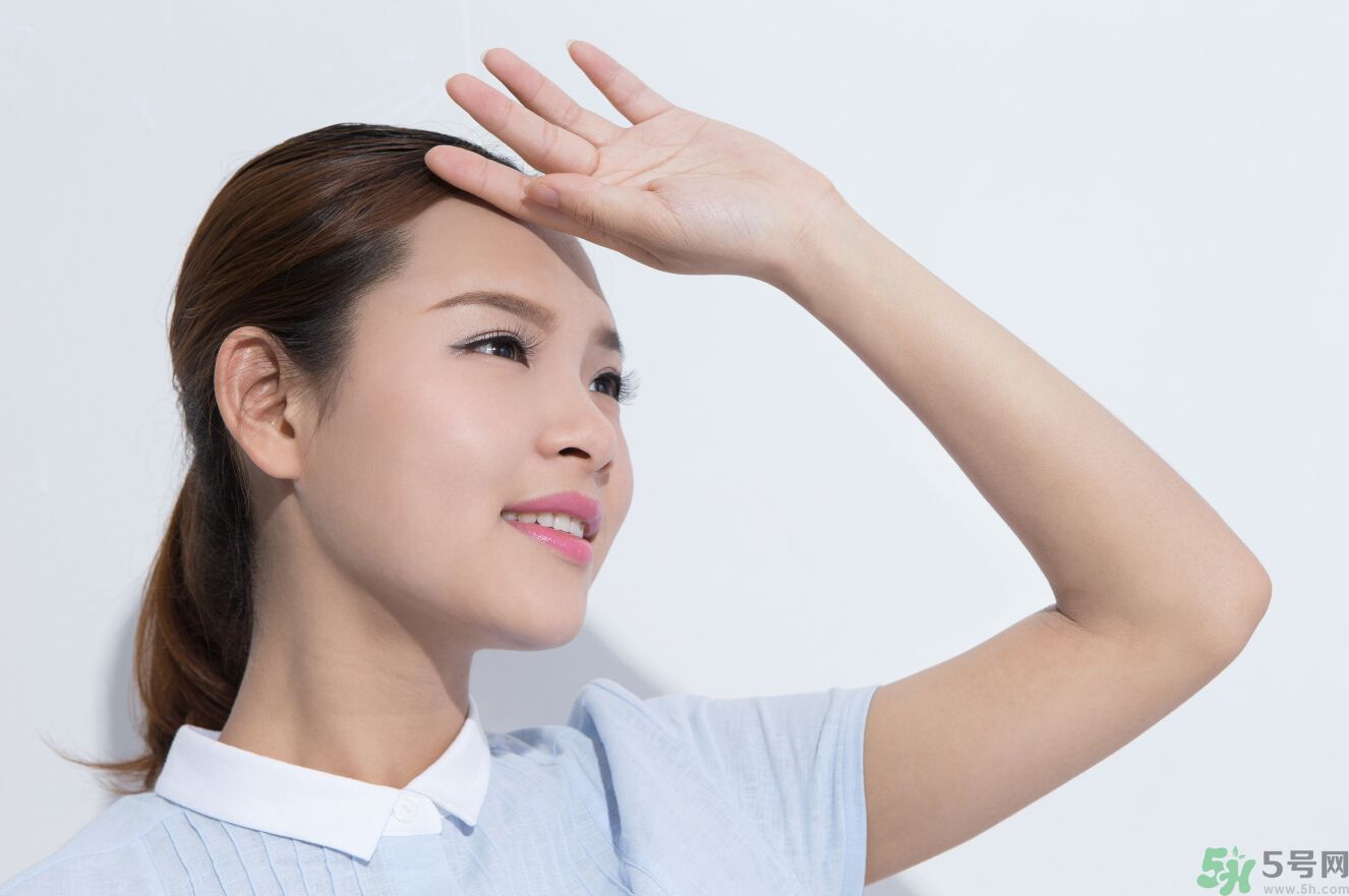 胳膊曬黑了多久能恢復(fù)？胳膊曬黑了怎么白回來(lái)？
