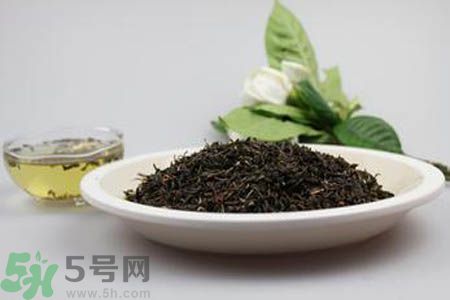 茉莉花茶可以和玫瑰花茶一起喝嗎？茉莉花茶和玫瑰花茶一起泡著喝好嗎？