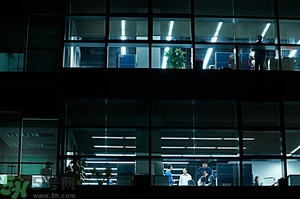 熬夜上火牙齦腫痛怎么辦？熬夜上火喉嚨痛怎么辦？