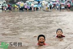 游泳喝到污水了怎么辦？游泳喝到臟水了會(huì)怎樣？