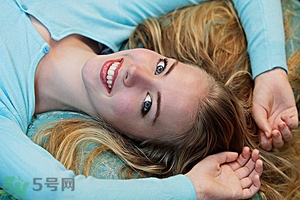 15歲女生接吻會(huì)懷孕嗎？女生和男生舌吻會(huì)懷孕嗎？