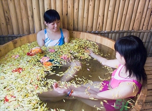 洗澡耳朵進(jìn)水了出不來怎么辦？洗澡時耳機(jī)進(jìn)水了怎么辦？