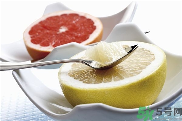 柚子是熱性的嗎？吃柚子要注意什么？