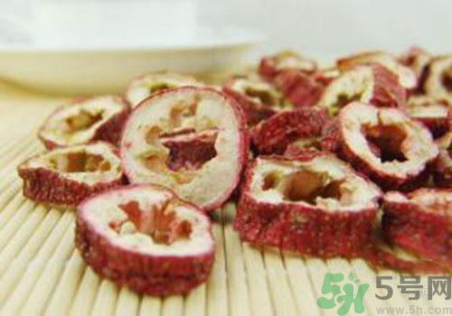 吃山楂片會上火嗎？上火可以吃山楂片嗎？