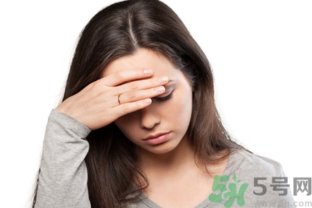 女人濕氣重的癥狀有哪些？女人濕氣重有什么表現？