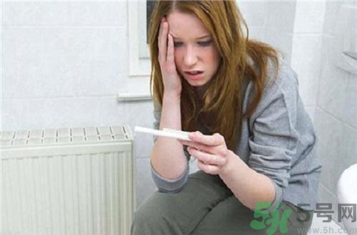 驗孕棒和驗孕試紙哪個好？驗孕棒和驗孕試紙哪個更準(zhǔn)？