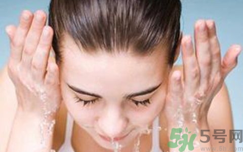卸妝能用橄欖油嗎？橄欖油可以用來(lái)卸妝嗎？