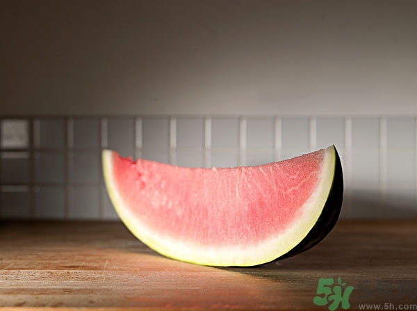 西瓜沒熟透可以吃嗎？西瓜不好吃怎么做好吃？