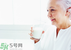 老年人骨質疏松吃什么好？骨質疏松應該如何預防？