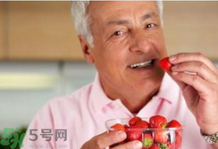 老年人骨質疏松吃什么好？骨質疏松應該如何預防？