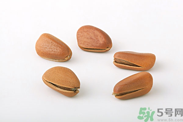 吃開(kāi)心果有什么好處和壞處?開(kāi)心果的功效與作用