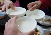 喝糯米酒能豐胸嗎？喝米酒能護(hù)膚嗎？