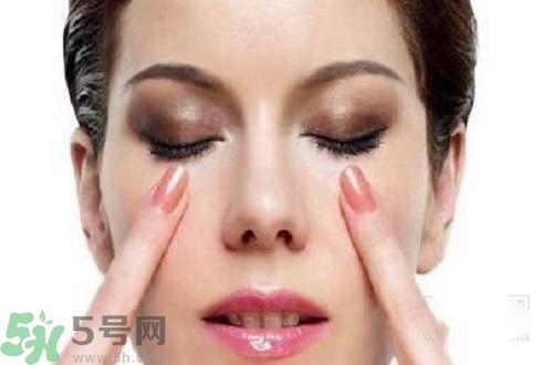 秋季眼睛干澀怎么辦？秋季眼睛干澀怎么調理？