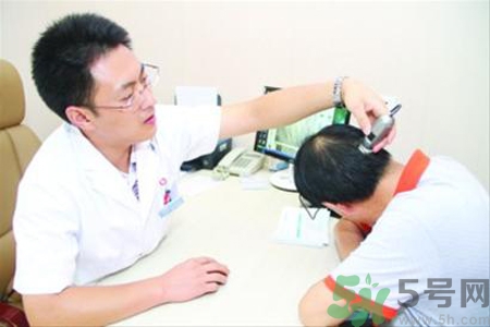 脫發(fā)會遺傳嗎？脫發(fā)遺傳可以治療嗎？