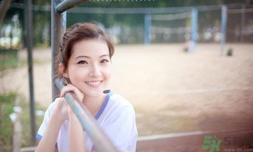 13歲女生平胸怎么辦？13歲女生平胸正常嗎？