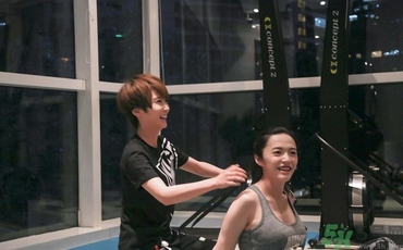 女生去健身房怎么穿衣服？女生去健身房穿什么鞋？
